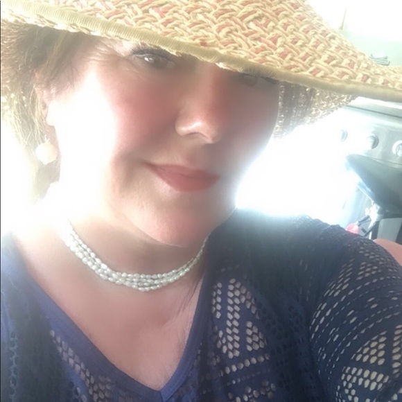 Meet your Posher, Dana - Picture 1 of 1